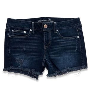 AMERICAN EAGLE AE Stretch Denim Midi Low Rise Distressed Shorts || size 8